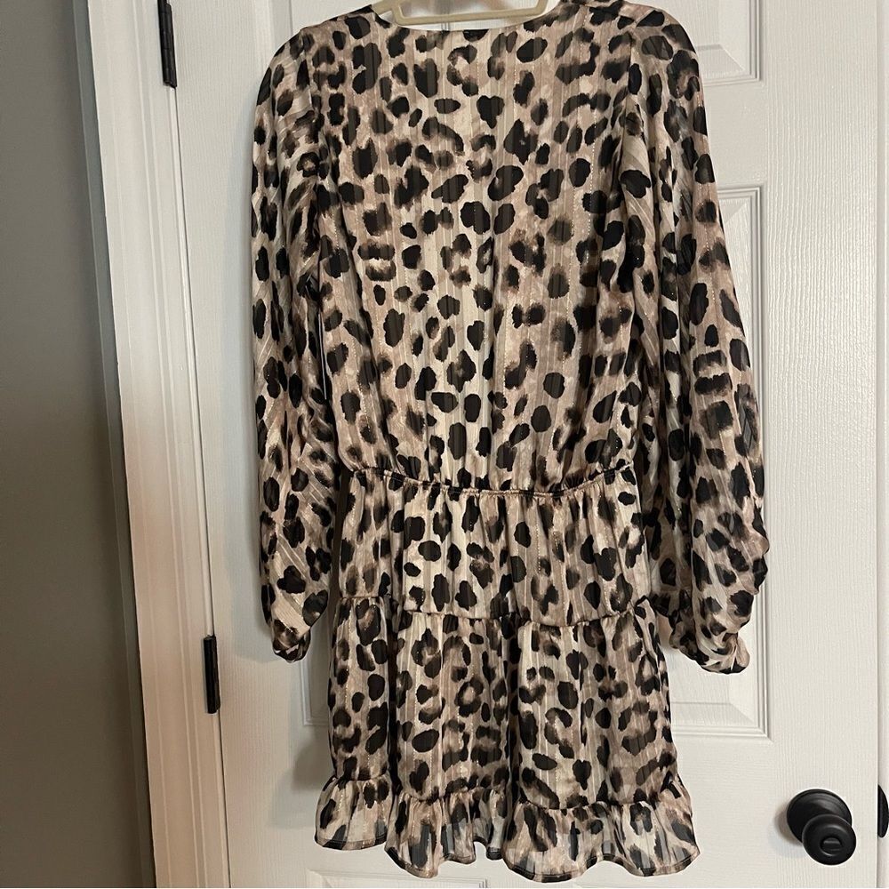 Mod on trend leopard flowy dress - Picture 2 of 5